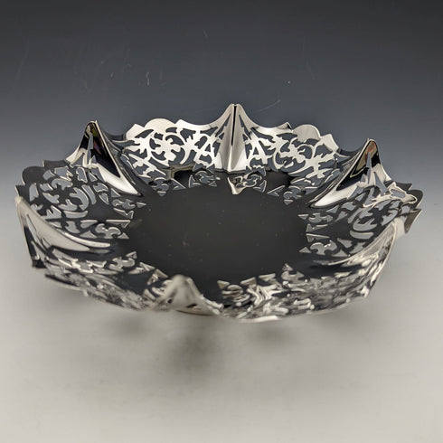 1936年 英国ヴィンテージ 純銀(925シルバー) ピアス装飾 脚付きボウル 196g Viners