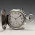 Reloj de bolsillo Longines antiguo de la década de 1920, caja de plata tipo saboneta, en buen estado de funcionamiento.