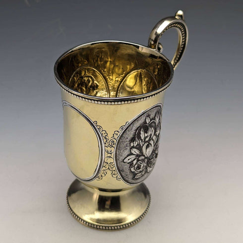1867年 英国アンティーク 純銀ゴールド装飾 花彫刻マグカップ 150g