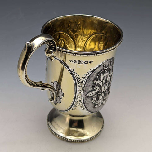 1867年 英国アンティーク 純銀ゴールド装飾 花彫刻マグカップ 150g