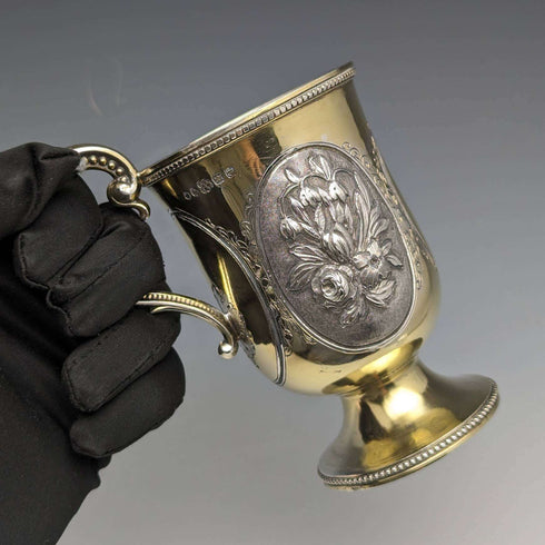 1867年 英国アンティーク 純銀ゴールド装飾 花彫刻マグカップ 150g