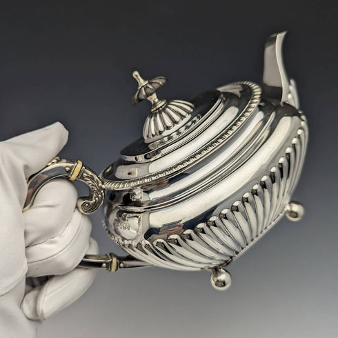 1897 年英國古董純銀學士茶壺 373 克 James Dixon