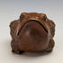 Netsuke japonés vintage de madera con forma de sapo