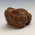 Netsuke japonés vintage de madera con forma de sapo