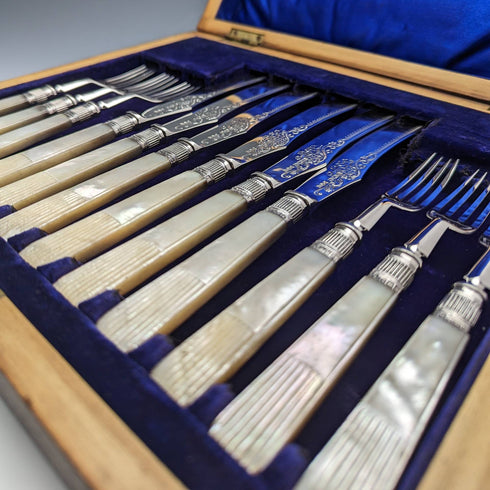 1907年 英国アンティーク 白蝶貝ハンドル 純銀ブレード カトラリー6ペアセット 木箱入り