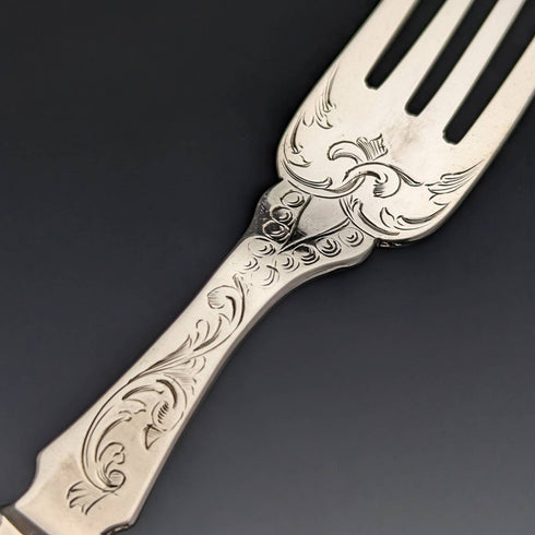 19世紀後半 英国アンティーク 白蝶貝ハンドル 純銀ブレード フィッシュカトラリー6ペアセット 木箱入り