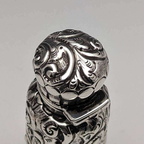 1881 British Antique Pure Silver Relief Sculpture Portable Perfume Bottle