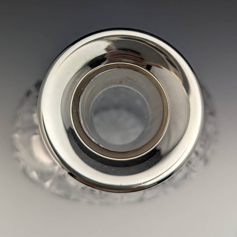 1977 英國復古切割玻璃橢圓形醒酒器純銀裝飾 1750 克