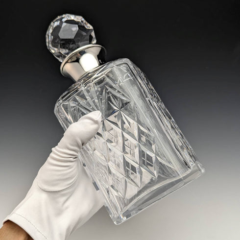 1977 年英國復古切割玻璃方形醒酒器純銀裝飾 2000 克