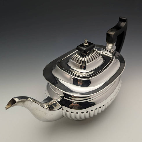 English vintage silver plated teapot Viners