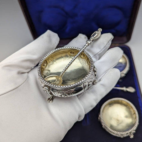1860年頃 英国アンティーク 純銀 ソルトディッシュ&スプーン4組セット ケース入り