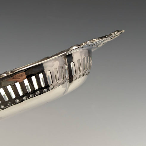 1903年 英国アンティーク 純銀製ボンボンディッシュ 80g William Hutton