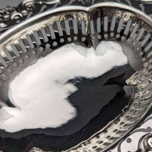 1903年 英国アンティーク 純銀製ボンボンディッシュ 80g William Hutton