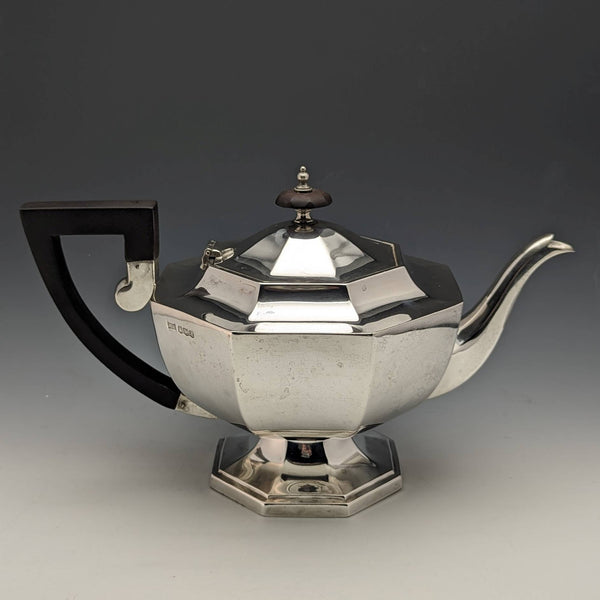 1918 British Antique Sterling Silver Large Teapot 731g Walker and Hall