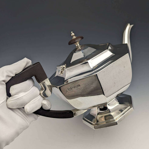 1918 British Antique Sterling Silver Large Teapot 731g Walker and Hall
