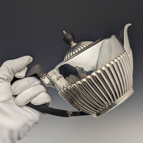 1902年 英国アンティーク 純銀(925シルバー) ティーポット 508g Goldsmiths&Silversmiths