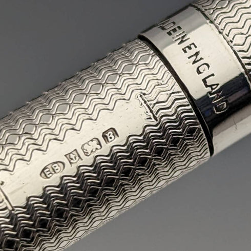 1976年 英国ヴィンテージ ヤード・オ・レッド 純銀製 ボールペン ケース入