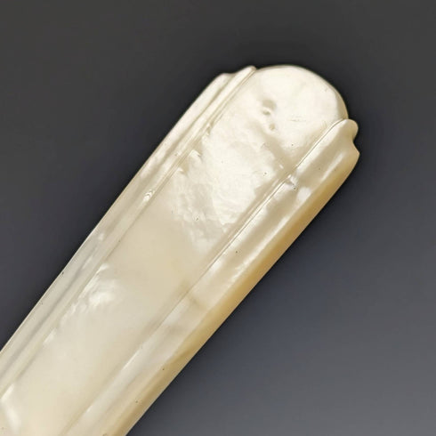 1870年頃 英国アンティーク 白蝶貝ハンドル デザートカトラリー8ペアセット 木箱入り