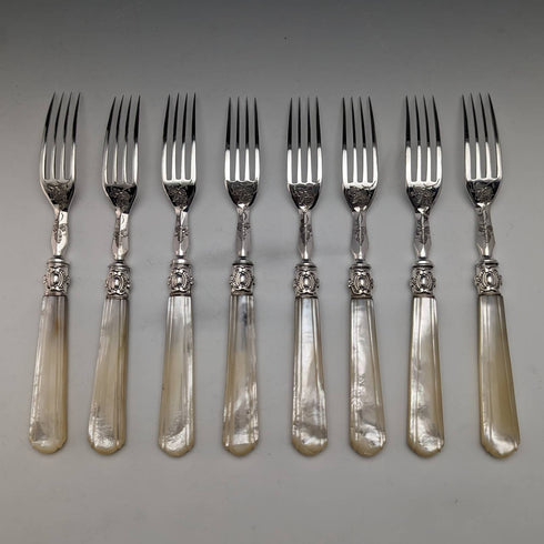 1870年頃 英国アンティーク 白蝶貝ハンドル デザートカトラリー8ペアセット 木箱入り