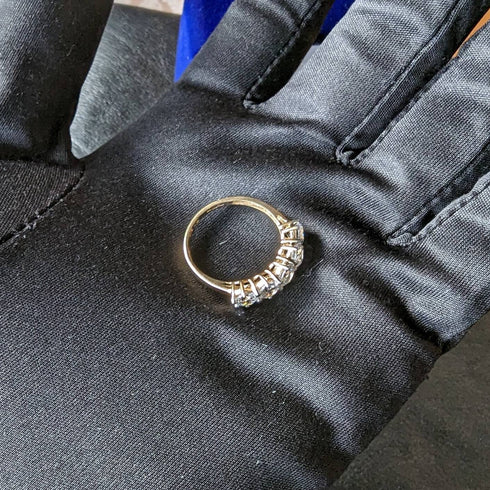 英国ヴィンテージ ジュエリー キュービックジルコニアx5 9ctゴールドリング(10号)指輪