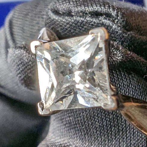 英國復古珠寶方晶鋯石 9 克拉金戒指