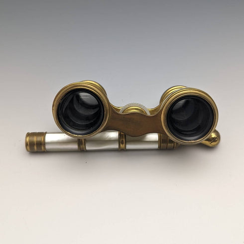 フレンチヴィンテージ 白蝶貝装飾 ハンドル付きオペラグラス IRIS PARIS