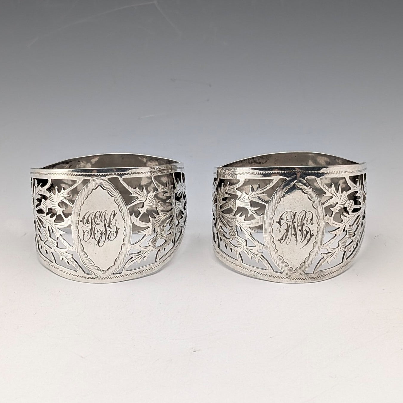 1912年 英国アンティーク 純銀製 D型ナプキンリング ペア 56g Fenton Brothers 1912年 英国アンティーク 純銀製 D型ナプキンリング ペア 56g Fenton